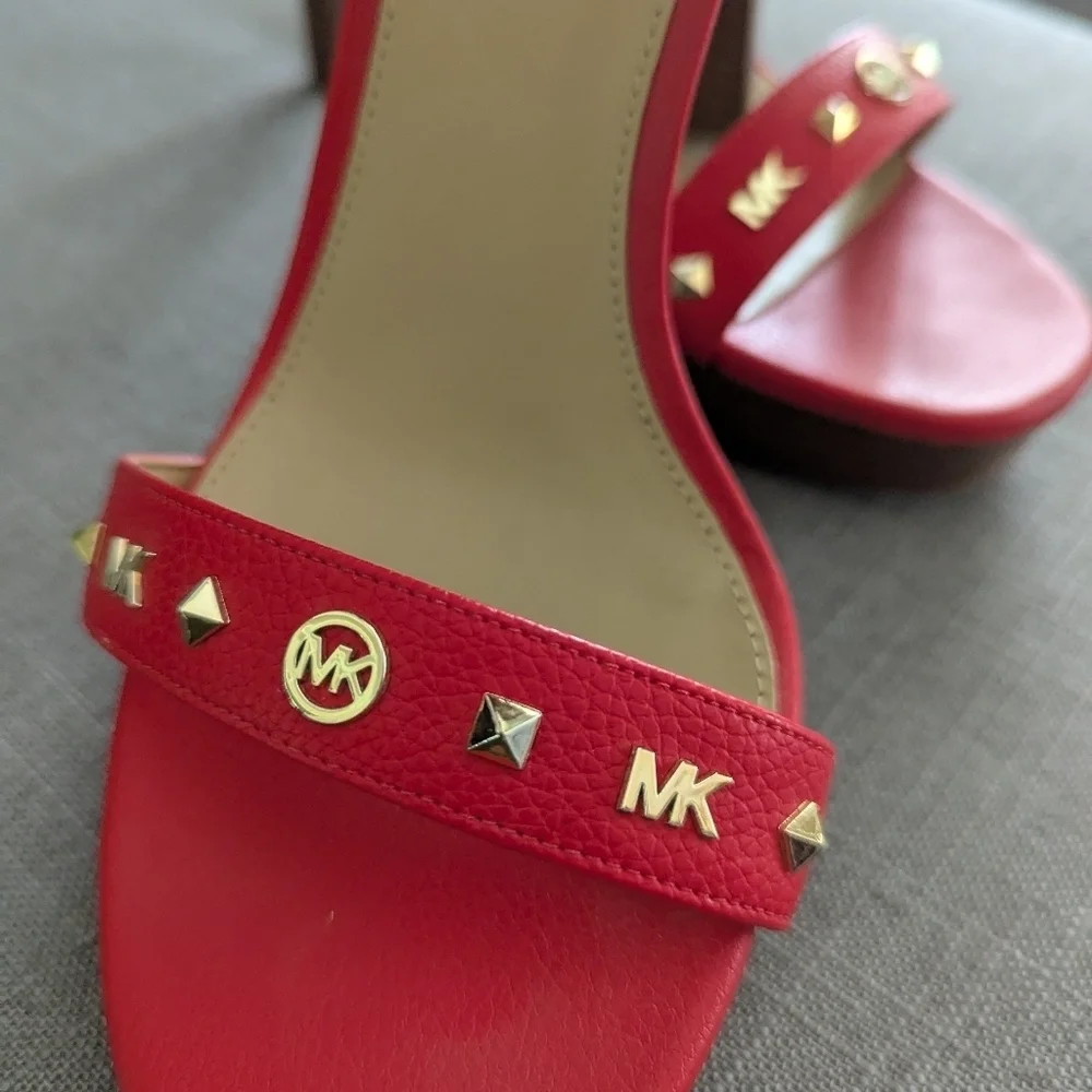Michael Kors Margot Platform Tumbled Faux Leather Size 8.5 M